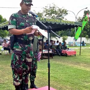  Dandim 0313 KPR Tutup Karya Bhakti TNI di Lapangan Bola PT EDI